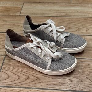 Women’s Olukai Pehuea Li size 10 Sneakers